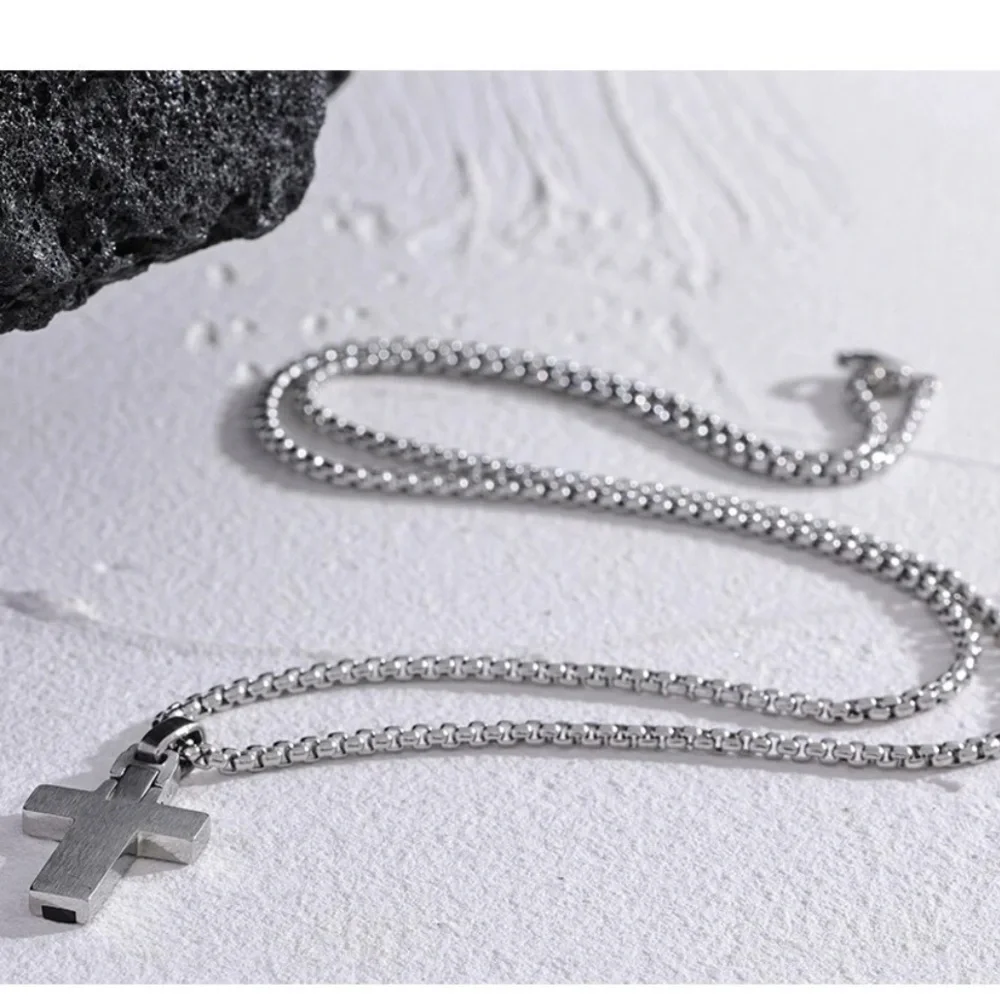 Mens Silver Enamel Zircon Cross Necklace